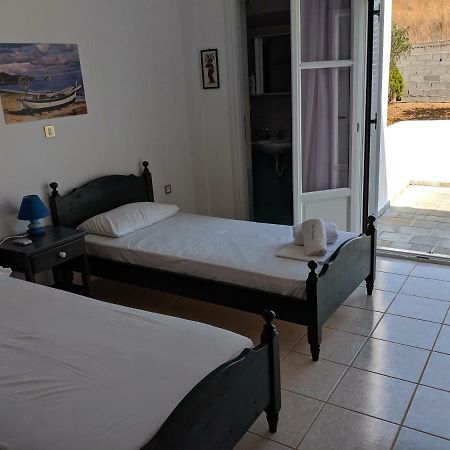 Anthoula'S Sea View Apartment Piso Livadi Bagian luar foto