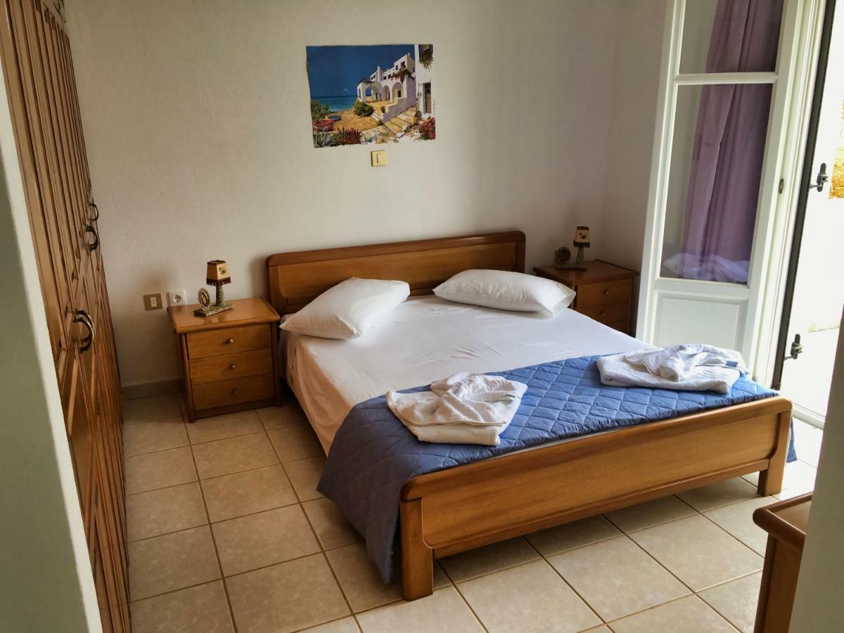 Anthoula'S Sea View Apartment Piso Livadi Bagian luar foto