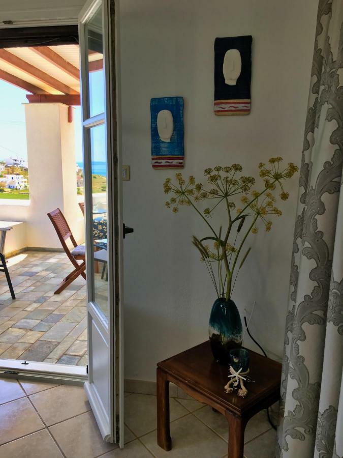 Anthoula'S Sea View Apartment Piso Livadi Bagian luar foto