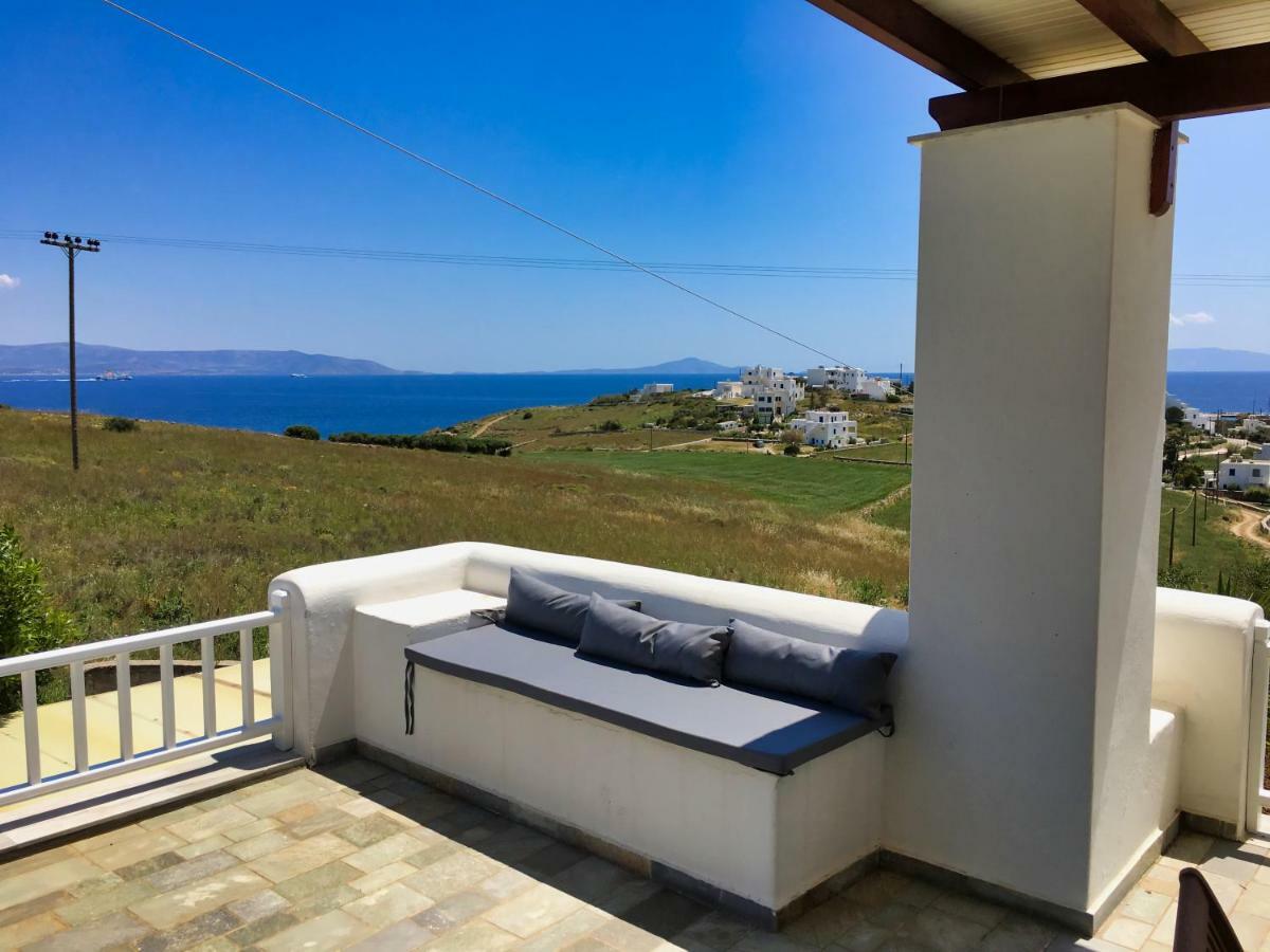 Anthoula'S Sea View Apartment Piso Livadi Bagian luar foto
