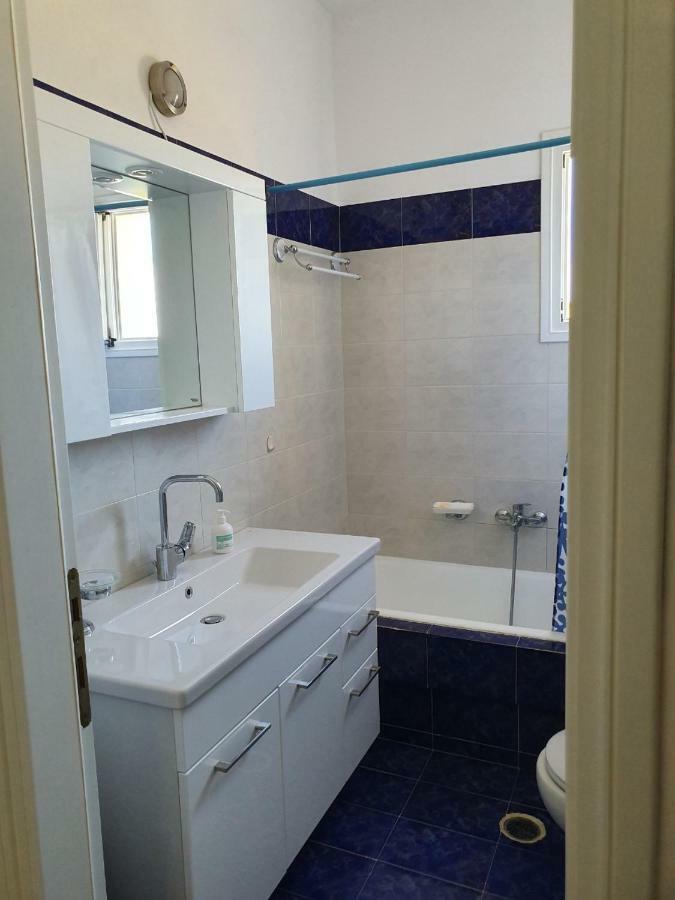 Anthoula'S Sea View Apartment Piso Livadi Bagian luar foto