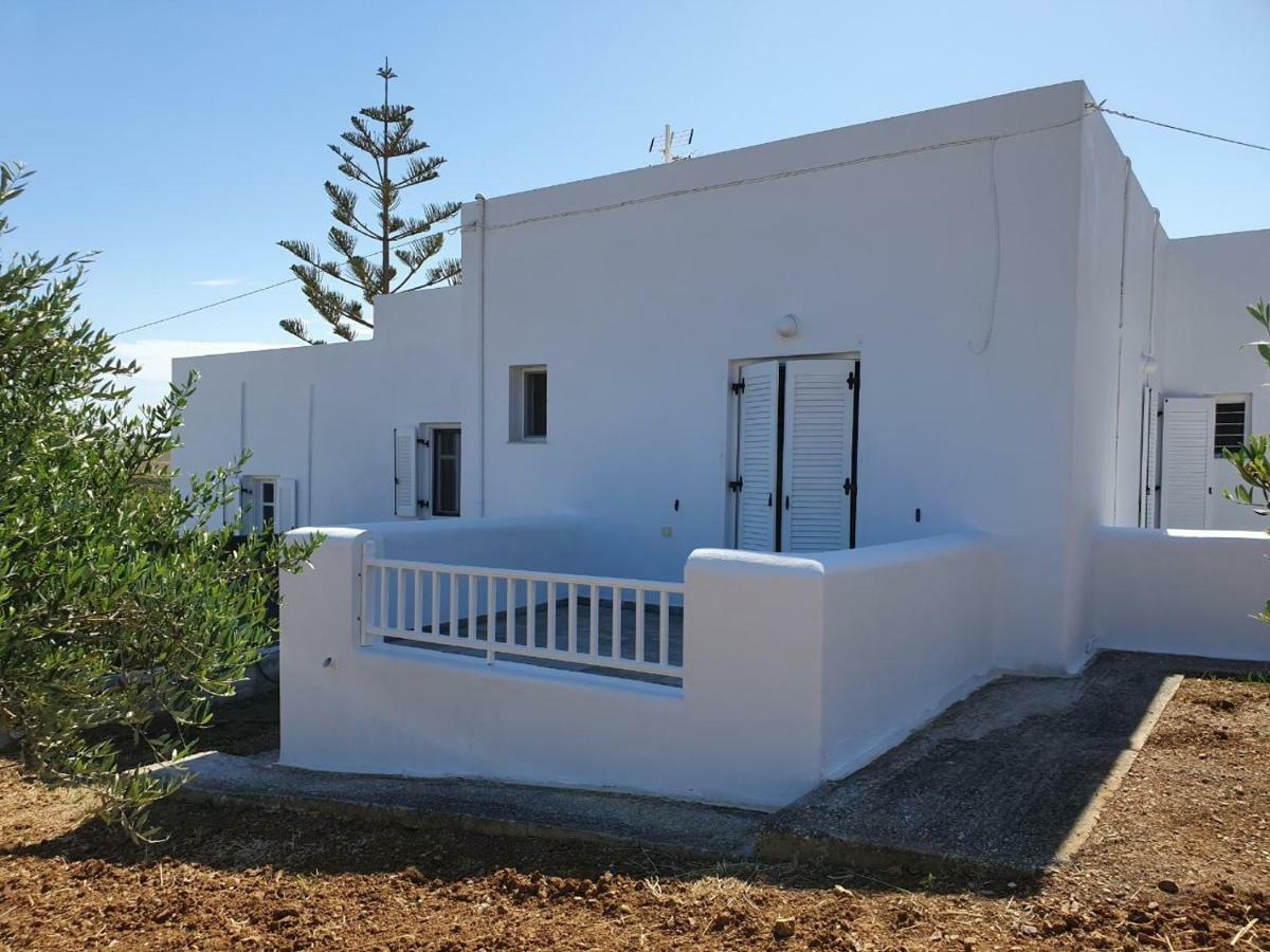 Anthoula'S Sea View Apartment Piso Livadi Bagian luar foto