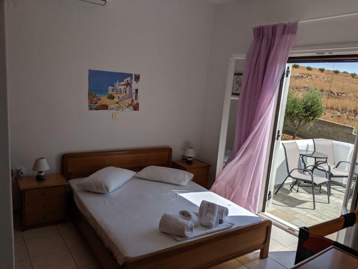 Anthoula'S Sea View Apartment Piso Livadi Bagian luar foto